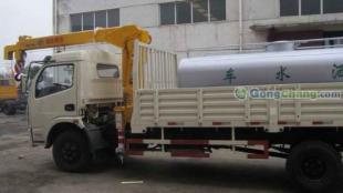 供应东风6.3吨三节直臂随车吊 高效物流运输与清障作业的得力助手