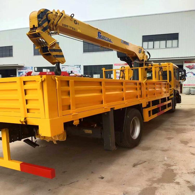 随车吊与平板车 徐工随车吊的卓越应用