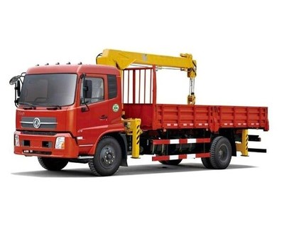 小型随车吊清障车 城市道路救援的高效利器